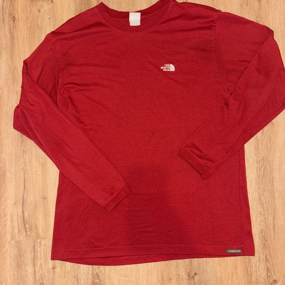 The North Face Men's Vapor Wick Crimson Long Sleeve Tee